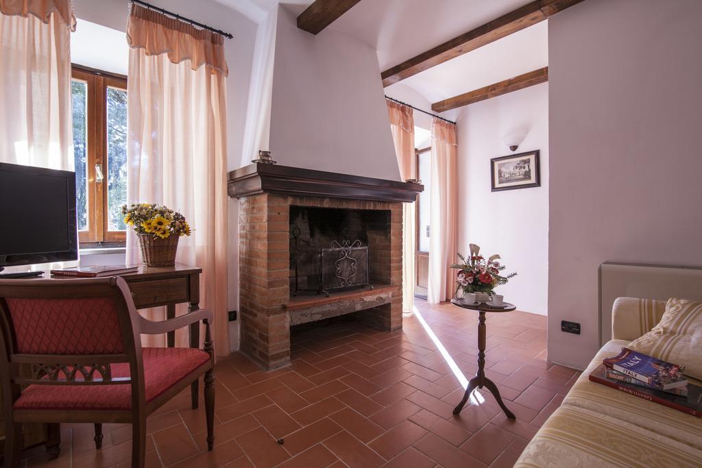 Borgo Mucellena Guest House Casole d'Elsa Exterior photo