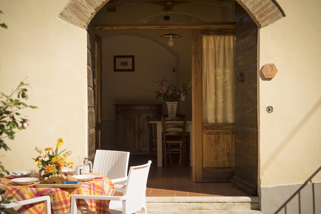 Borgo Mucellena Guest House Casole d'Elsa Exterior photo